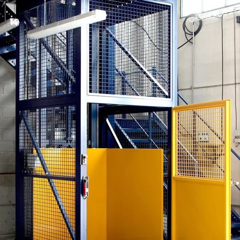 Lift barang ruko gudang Batam — jasa pembuatan lift cargo Iron Craft