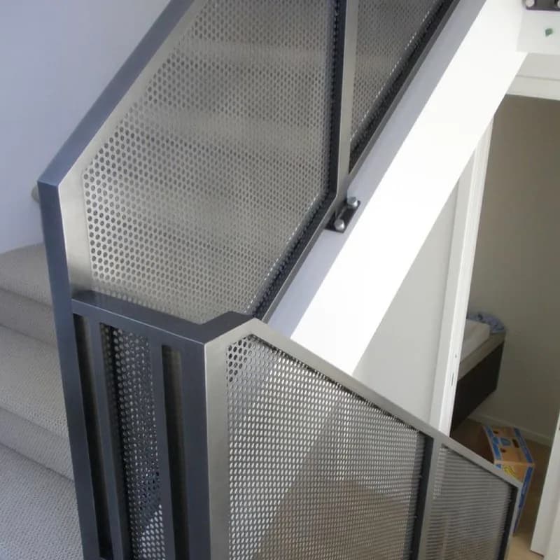 Railing tangga besi stainless Batam — jasa railing tangga dan balkon Iron Craft